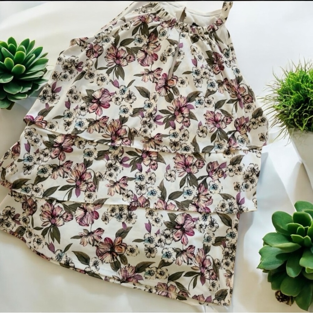 White House Black Market Sleeveless Top